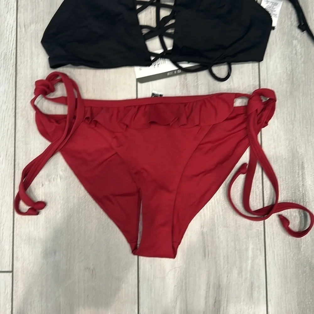 Dippin' Daisy's black burgundy two piece swimsuit bikini set size small